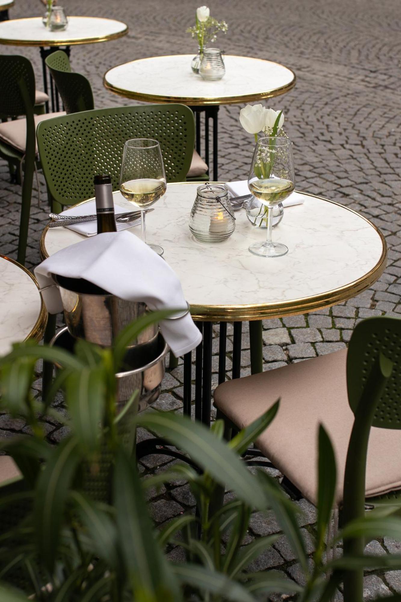 Le Virage Bistro En Hotel Maastricht Exterior photo